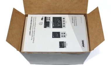 JUMO dTRON 304 703044/181-000-23/000 Compact Controller