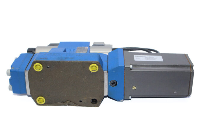 REXROTH R900972654,4WRAP 6 W7-04-30=G24K4/M=00 PROPORTIONAL DIRECTIONAL VALVE R900732593